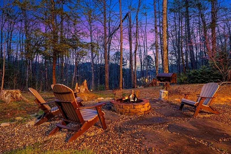 Free Tickets | Theater, Game Room, Hot Tub, & Fire in Gatlinburg, Tennessee, United States — photo 2