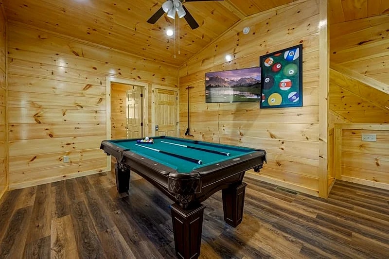Harmony In The Valley, Dog friendly, hot tub. Pool table in Pigeon Forge, Tennessee, United States — photo 4