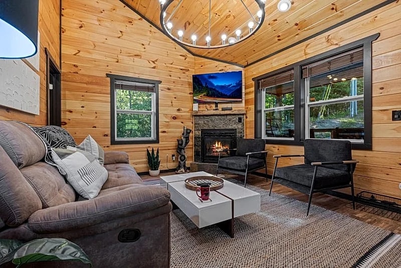 Pinecone Hideaway Cabin w/ with Deck, Firepit, Gameroom in Sevierville, Tennessee, United States — photo 5