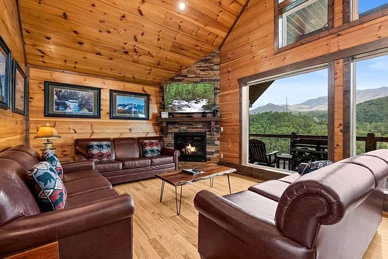 Splashtastic View Lodge: Private Indoor Pool, Hot Tub, Fire Pit in Gatlinburg, Tennessee, United States — photo 3