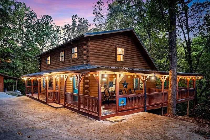 The Ponderosa Rustic Cabin w/Private Indoor Heated Pool