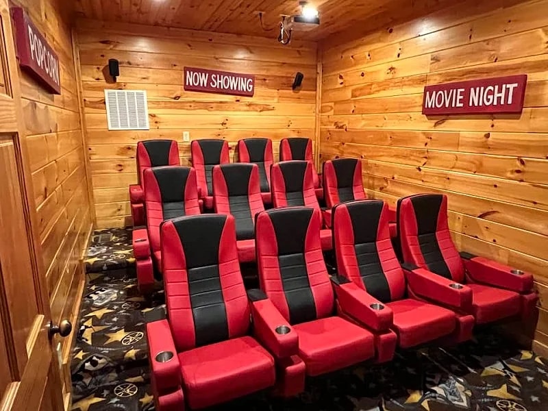 Spark Of Life Cabin: Modern Arcade updated Theater Hot Tub in Gatlinburg, Tennessee, United States — photo 5