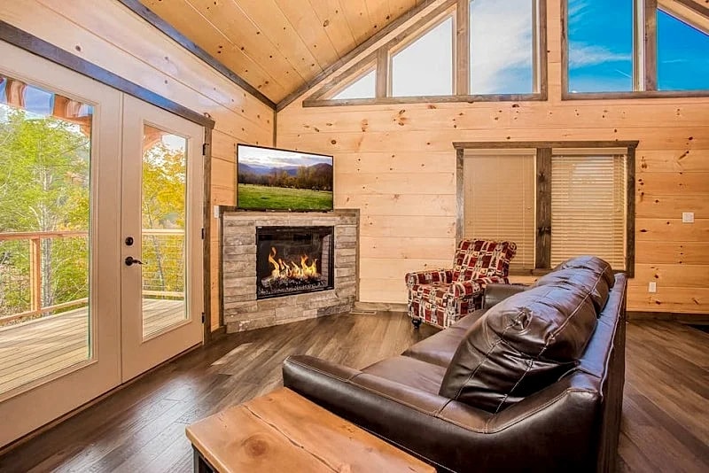 Best Kept Secret Cabin: Private Pool, Fire-Pit, Grill, Hot tub in Gatlinburg, Tennessee, United States — photo 3