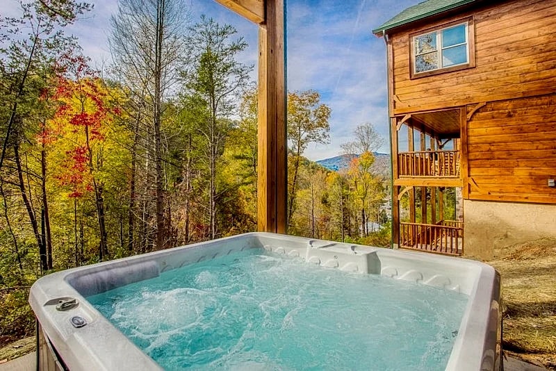 Best Kept Secret Cabin: Private Pool, Fire-Pit, Grill, Hot tub in Gatlinburg, Tennessee, United States — photo 2