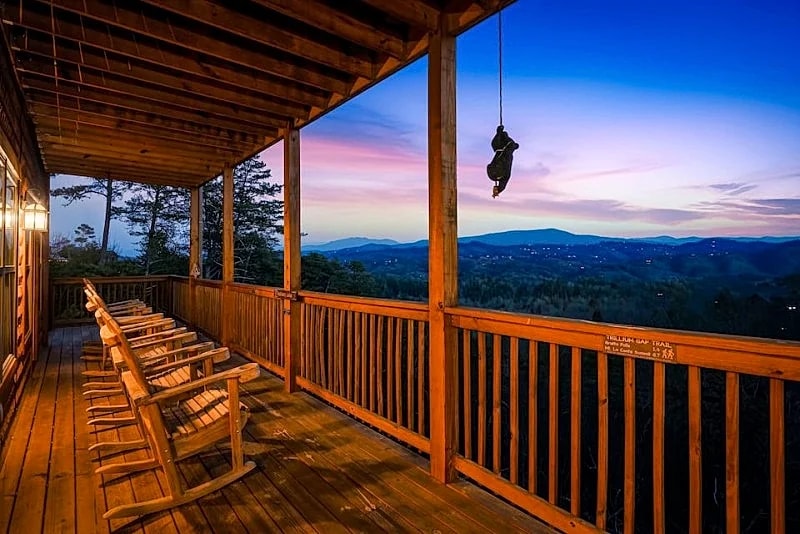 Elevator! Pool 2 Arcades Outdoor Kitchen Sleeps 20 in Sevierville, Tennessee, United States — photo 4