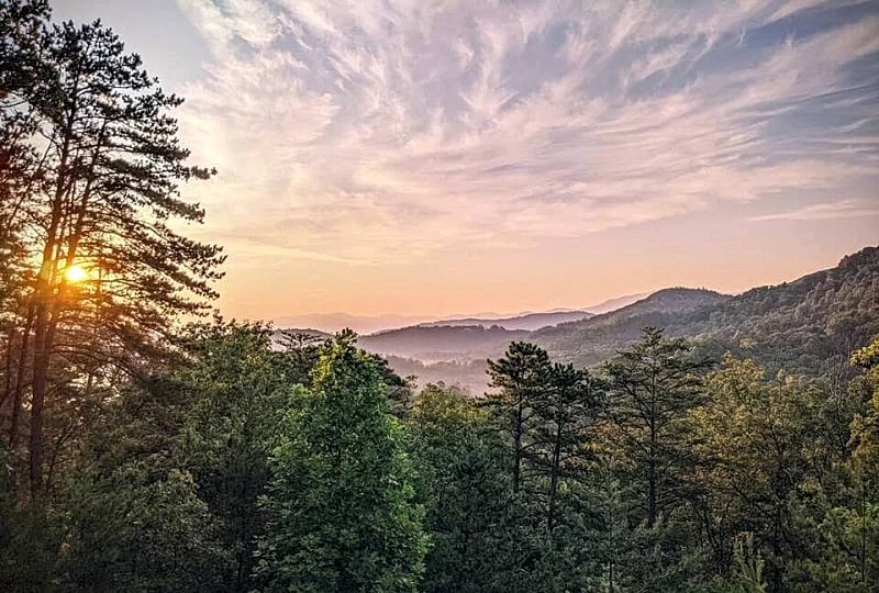 Great View, Hot Tub, Theater, Grill & Fireplace, Free attractions! in Sevierville, Tennessee, United States — photo 3