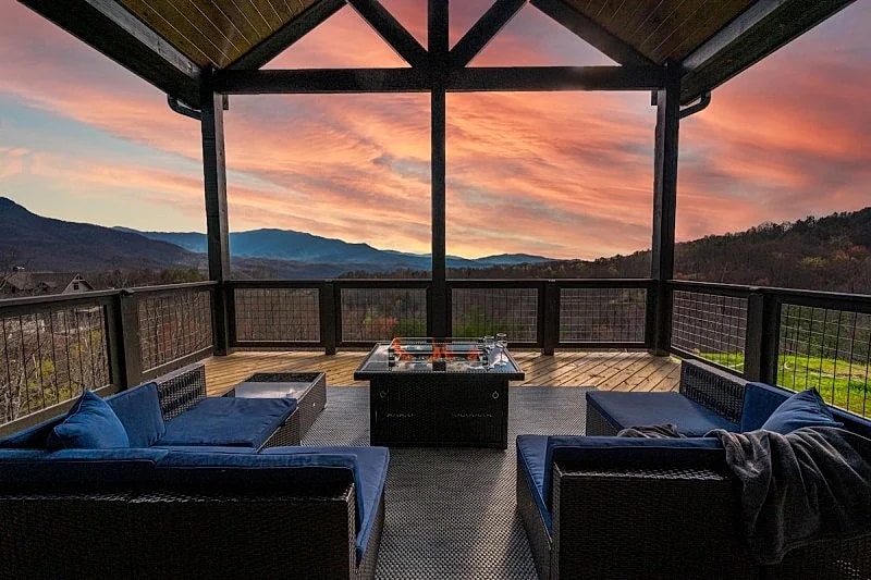 Pine Top Paradise Luxury Cabin: Amazing Views, Swim Spa in Gatlinburg, Tennessee, United States — photo 2