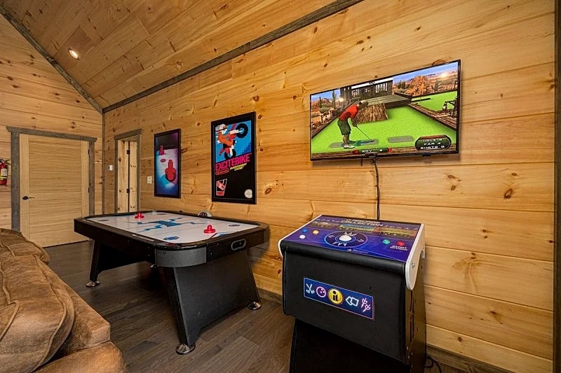 Smoky Mountain Paradise! Private Pool, Gameroom, Hot Tub in Sevierville, Tennessee, United States — photo 5