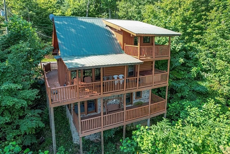 See Forever Cabin in Gatlinburg: Dog friendly, Mtn Views in Gatlinburg, Tennessee, United States — photo 4