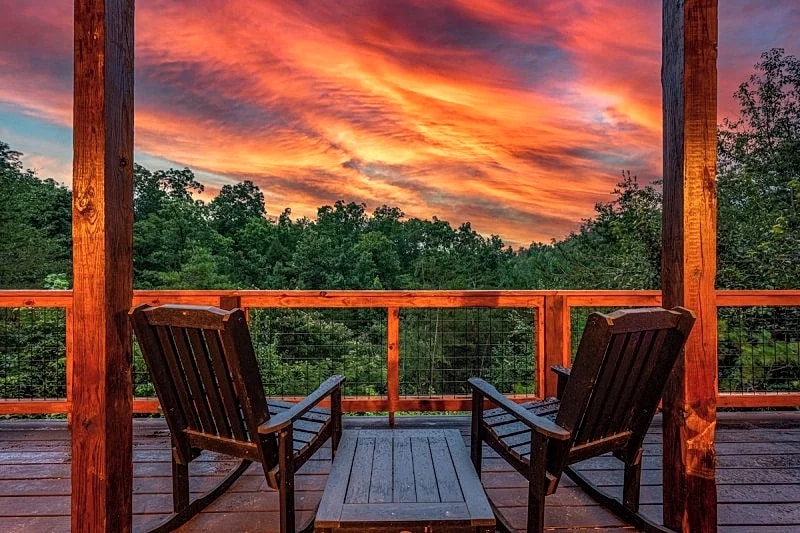 Bear Pause Lookout Cabin: Theater, Hot Tub, Games, Views in Sevierville, Tennessee, United States — photo 3