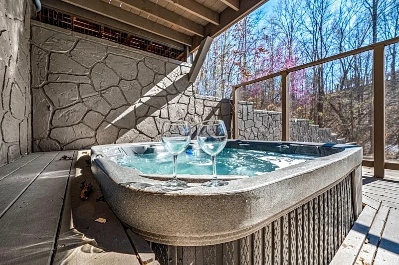 Glennwood Lodge: Secluded Wrap around Deck & Games