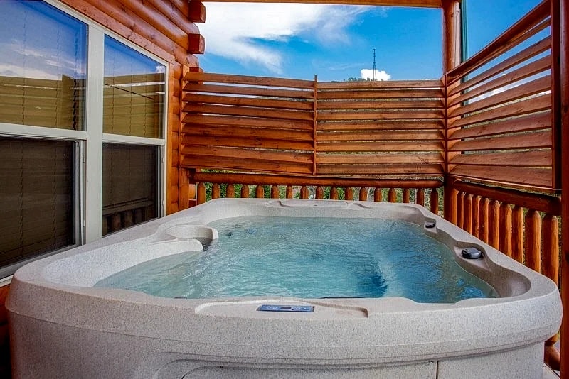 Damron's Dream Cabin w/ pool table Media Room & Hot Tub in Gatlinburg, Tennessee, United States — photo 2