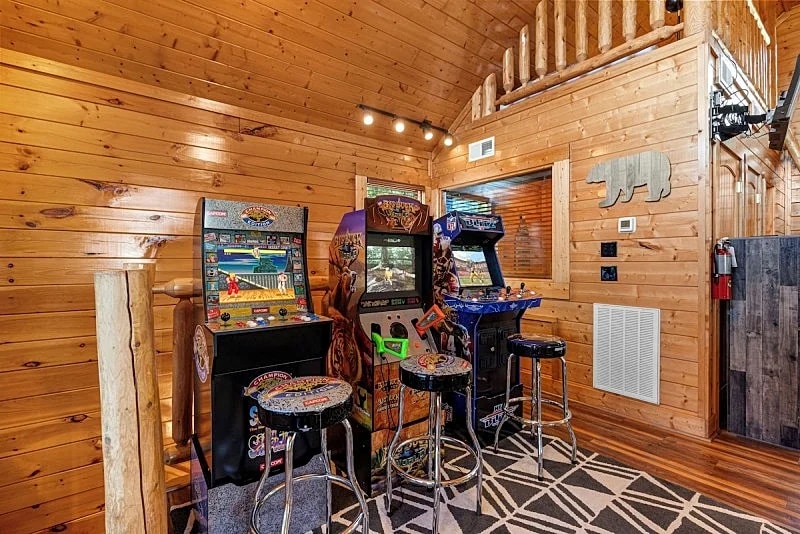 Legacy View Cabin w/ Game, Hot Tub, Jacuzzi, Resort Pool in Sevierville, Tennessee, United States — photo 5