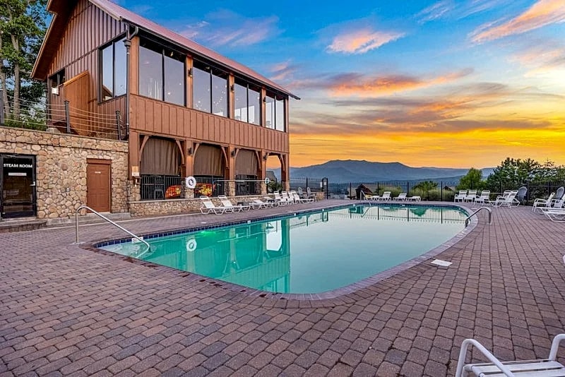 Legacy View Cabin w/ Game, Hot Tub, Jacuzzi, Resort Pool in Sevierville, Tennessee, United States — photo 3