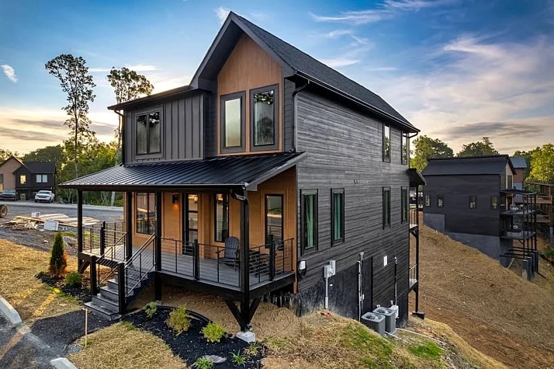 Smokies Sunrise Splash Cabin w/ Indoor Pool, Great Views! in Sevierville, Tennessee, United States — photo 4