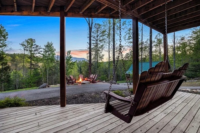 My Makers Manor Cabin in Pigeon Forge w/ Hot Tub, Theater in Sevierville, Tennessee, United States — photo 4