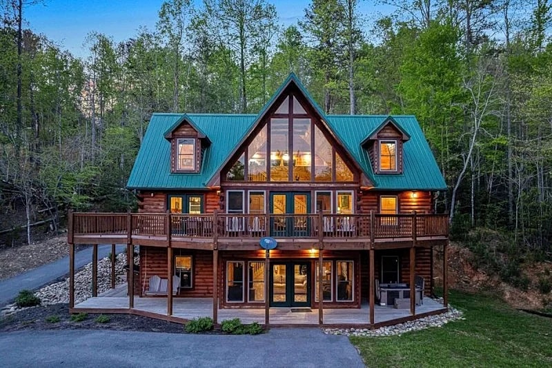 My Makers Manor Cabin in Pigeon Forge w/ Hot Tub, Theater in Sevierville, Tennessee, United States — photo 3