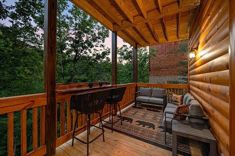 A Bear's Creek Oasis Cabin w/ Indoor Pool, Hot Tub, Putt Putt in Sevierville, Tennessee, United States — photo 4