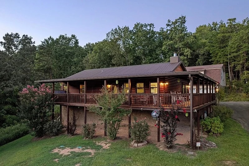 Licking Spring Hideaway w/ Epic Views, Hot Tub, Game Room in Pigeon Forge, Tennessee, United States — photo 3