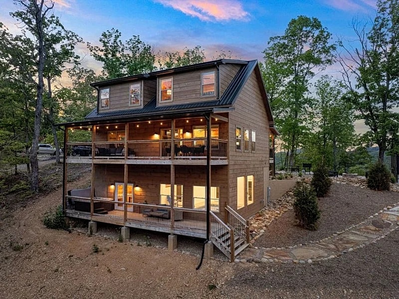 Red Sky Retreat Cabin w/ indoor pool, Outdoor Picnic/Firepit in Sevierville, Tennessee, United States — photo 5