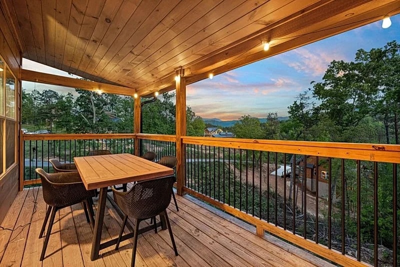 Red Sky Retreat Cabin w/ indoor pool, Outdoor Picnic/Firepit in Sevierville, Tennessee, United States — photo 4