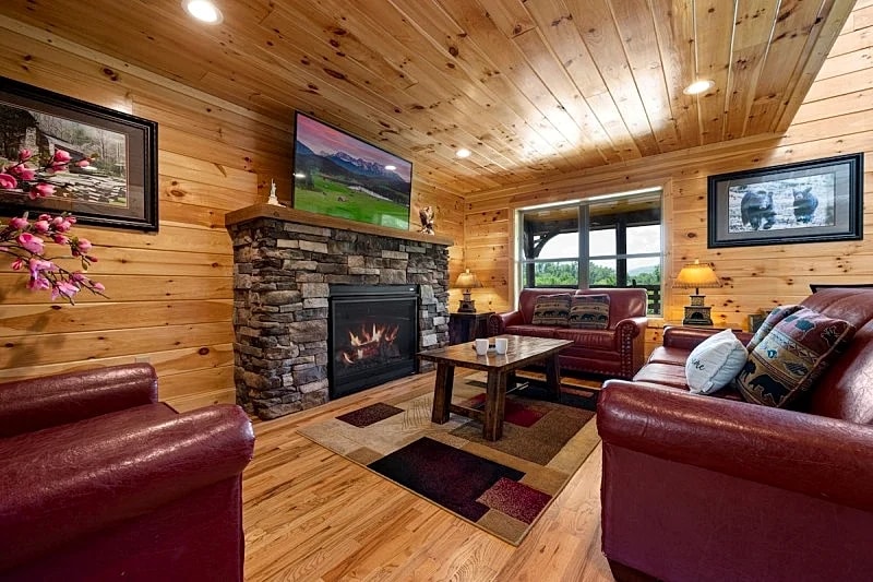 Smoky Mountain Dreams Cabin, Downtown Gatlinburg, Views in Gatlinburg, Tennessee, United States — photo 3