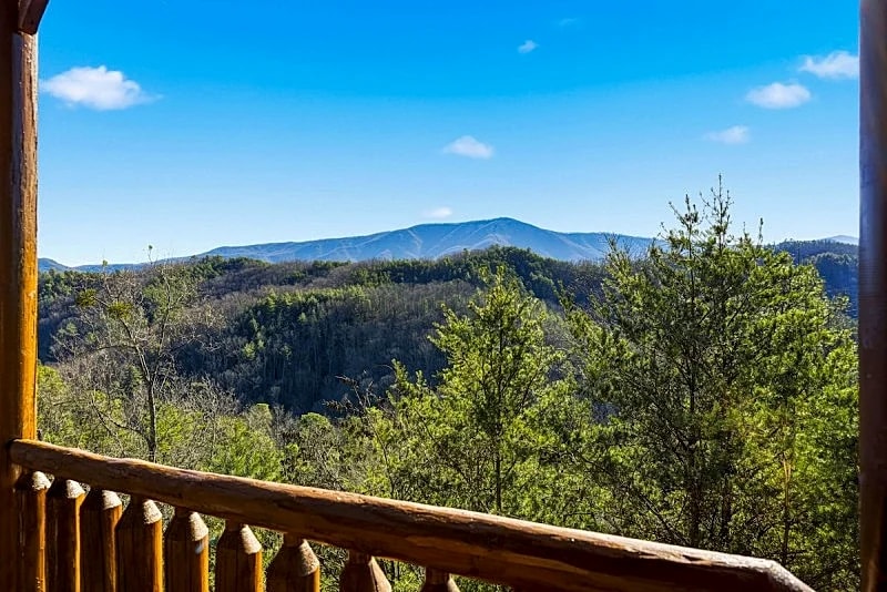Mystic Sunrise Cabin w/ Hot tub, Game Room, Jacuzzi Tub in Sevierville, Tennessee, United States — photo 5