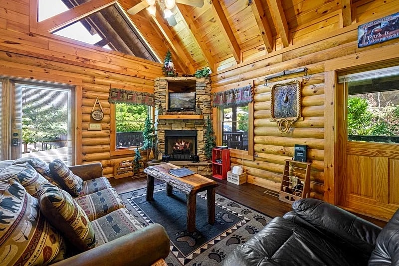 Wilderness Theater & Lodge! Hot Tub, Pool Table, PingPong in Pigeon Forge, Tennessee, United States — photo 4