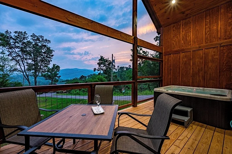 Point Of View Cabin w/ Mountain Views & fireworks, Hot Tub