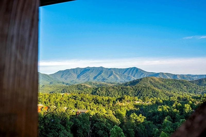 Bear Splash Adventure Cabin w/ Pvt Pool, Arcade, Sleeps 22 in Gatlinburg, Tennessee, United States — photo 4