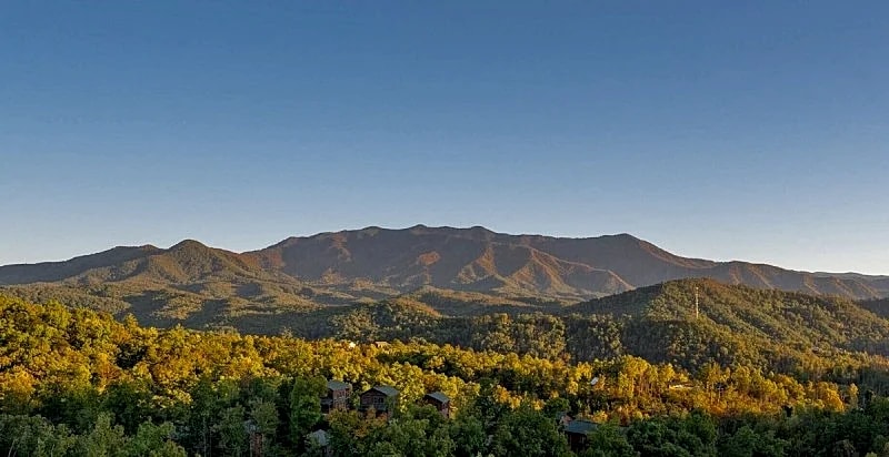 Bear Splash Adventure Cabin w/ Pvt Pool, Arcade, Sleeps 22 in Gatlinburg, Tennessee, United States — photo 5