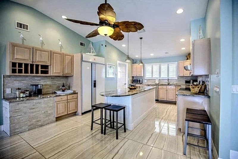 Splash Into Me! 3 BR Key Colony with Dockage & Pvt Pool in Key Colony Beach, Florida, United States — photo 4