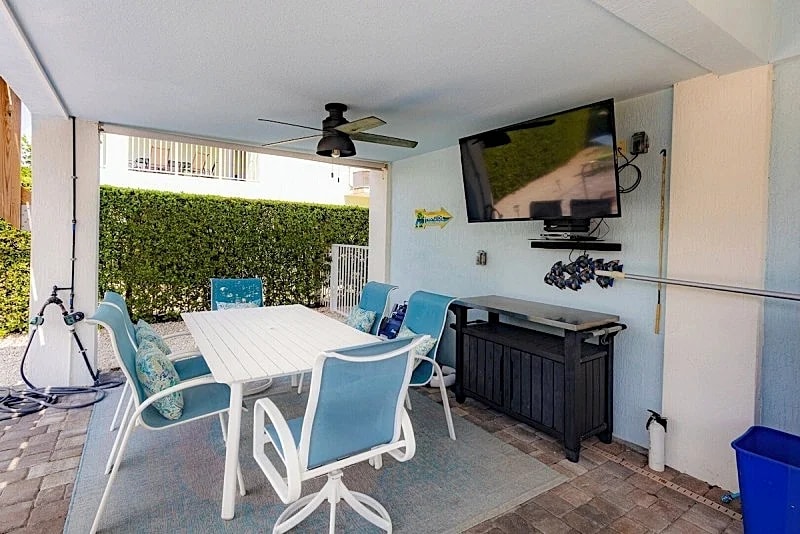 Coastal Key 3BR, 2BA with Pool, Kayaks, Bikes & Dock in Marathon, Florida, United States — photo 2