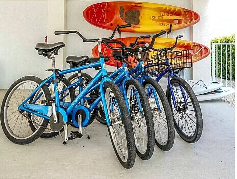 Coastal Key 3BR, 2BA with Pool, Kayaks, Bikes & Dock in Marathon, Florida, United States — photo 4