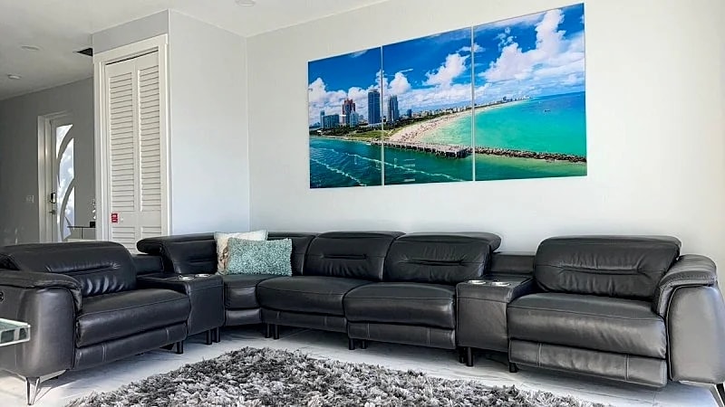 Peach Paradise 4BR 4.5BA, Pool, Ocean View, Dock & Kayaks in Marathon, Florida, United States — photo 3