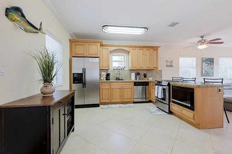 Seas the Day 3BR/2.5BA Modern Townhome w/ Swim Spa in Marathon, Florida, United States — photo 5