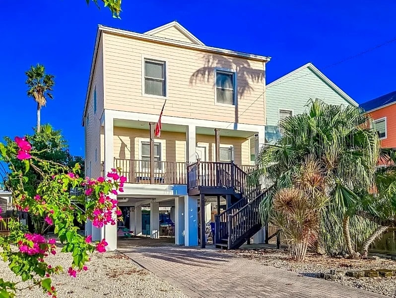 Seas the Day 3BR/2.5BA Modern Townhome w/ Swim Spa in Marathon, Florida, United States — photo 2