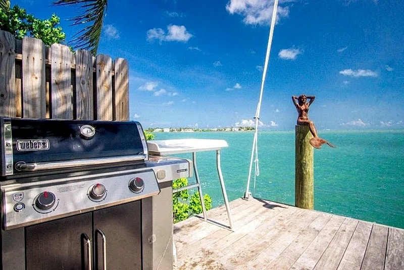Dolfan Oceanfront Cottage w/ Dockage, Jacuzzi & Kayaks in Marathon, Florida, United States — photo 4