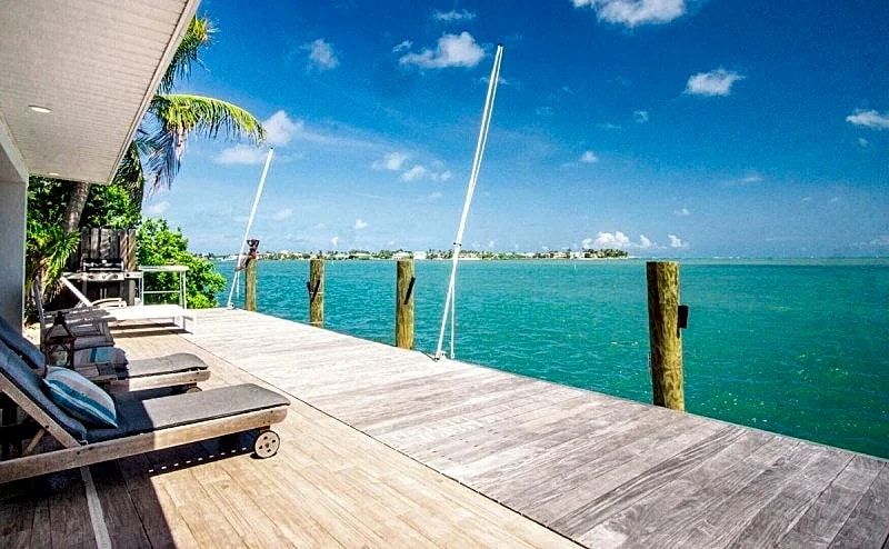 Dolfan Oceanfront Cottage w/ Dockage, Jacuzzi & Kayaks in Marathon, Florida, United States — photo 2