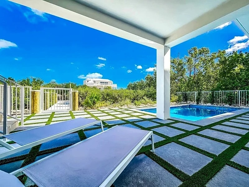 Sombrero Beach Luxury Retreat, Steps to the Beach 4BR 4BA in Marathon, Florida, United States — photo 5