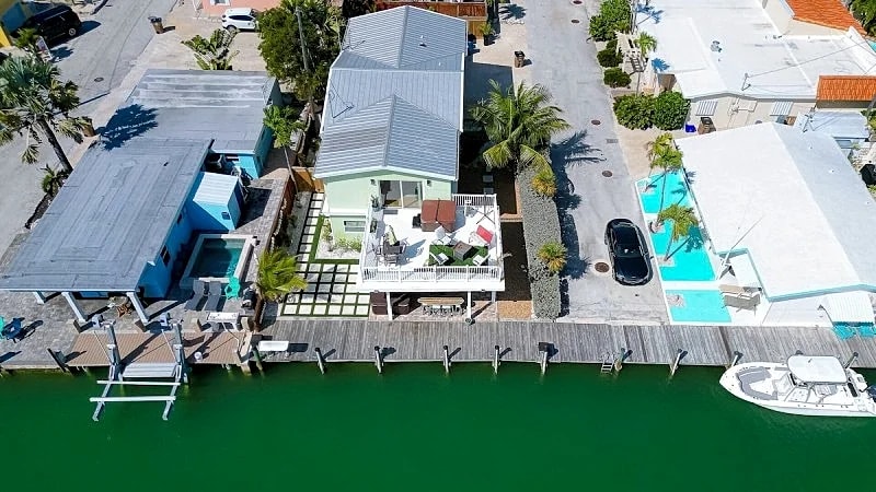 Vaca Vista 3 bed 3 bath pool and 2 jacuzzi`s 60 ft Dockage in Marathon, Florida, United States — photo 3