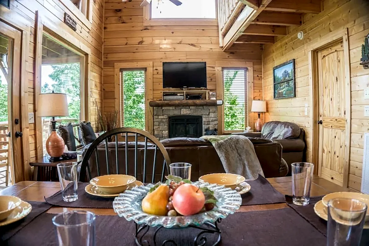 2 king beds, stunning mountain views, 4 spacious decks, private back deck, court in Sevierville, Tennessee, United States — photo 4