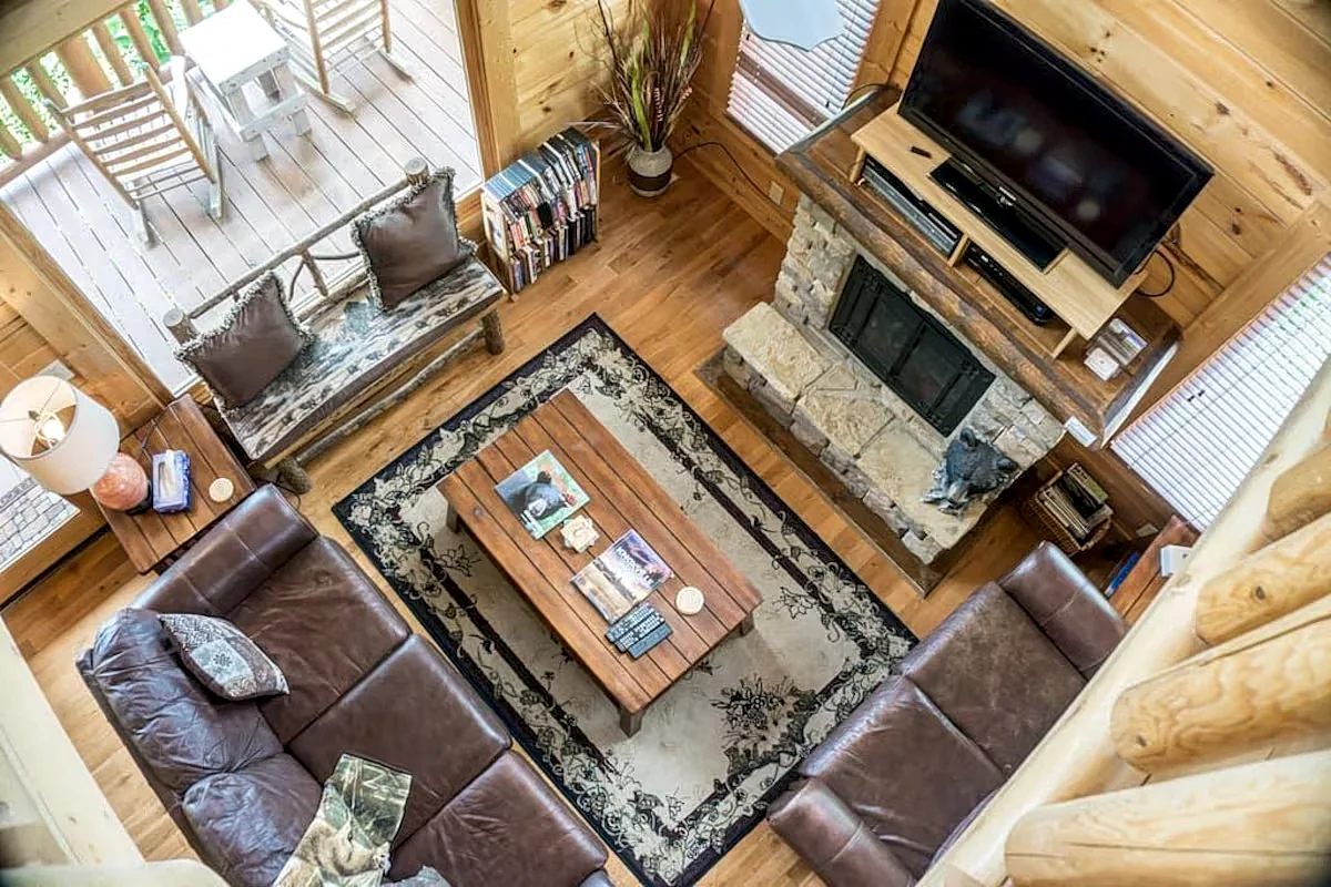 2 king beds, stunning mountain views, 4 spacious decks, private back deck, court in Sevierville, Tennessee, United States — photo 3