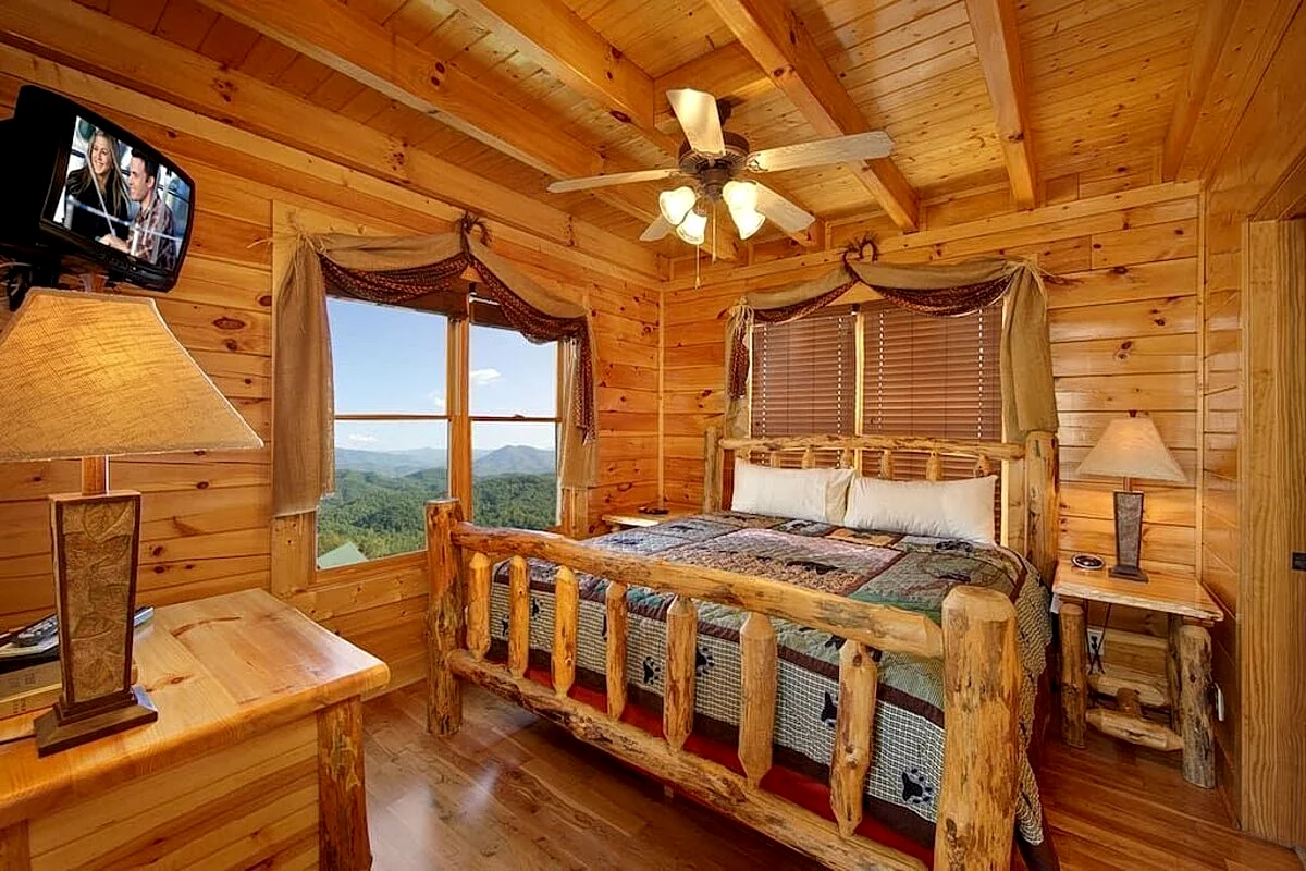 2 king beds, stunning mountain views, 4 spacious decks, private back deck, court in Sevierville, Tennessee, United States — photo 5