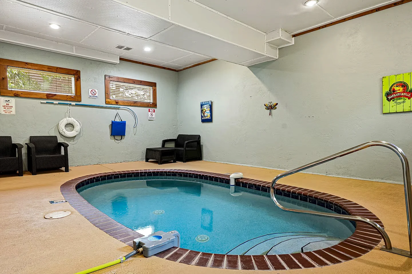 Mountain Pool Lodge – Sevierville Cabin with Indoor Pool