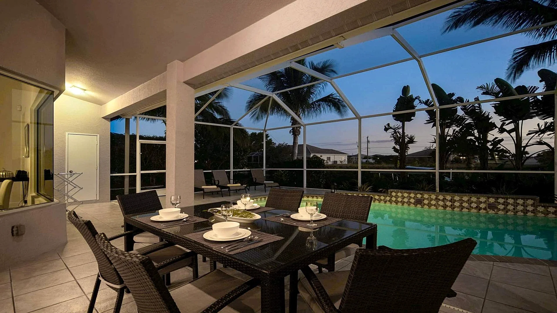 Camille with Boat, MUST SEE, modern furniture,Pool in Cape Coral, Florida, United States — photo 3