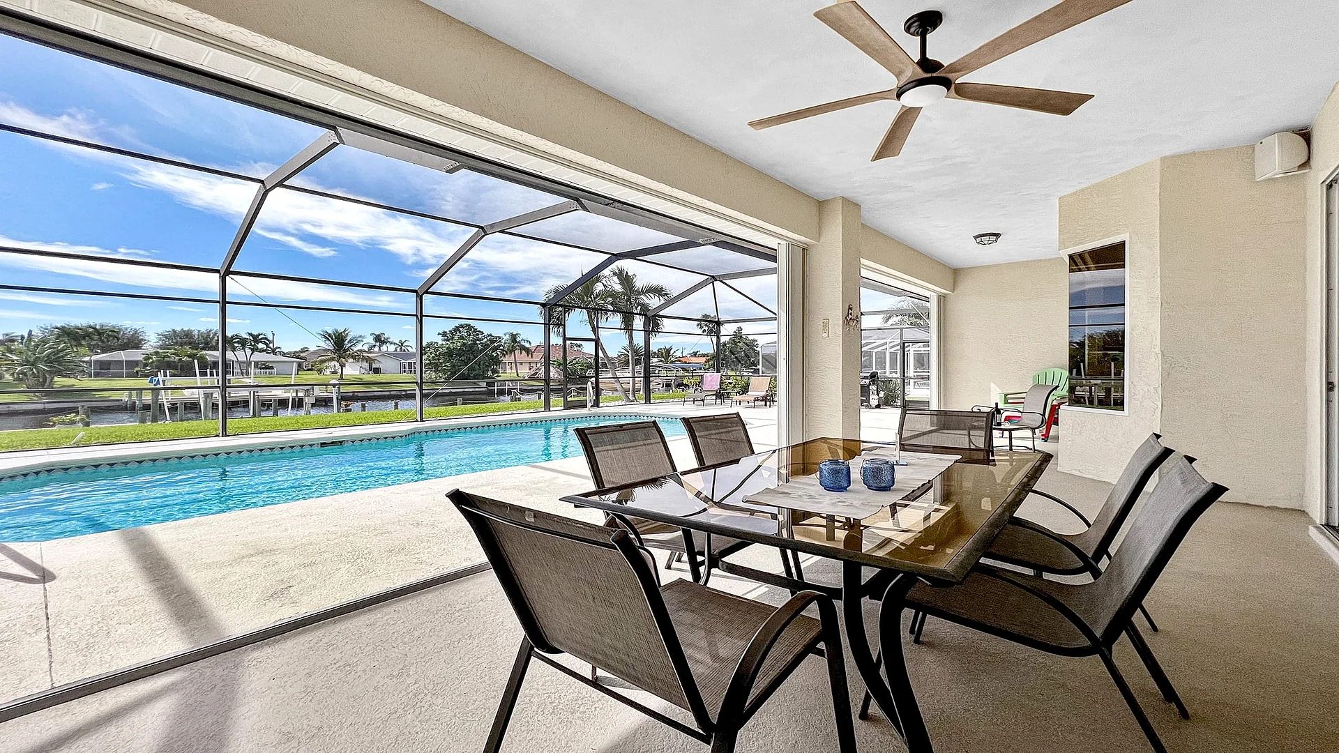 Timeout -south facing terrace with large pool in Cape Coral, Florida, United States — photo 3