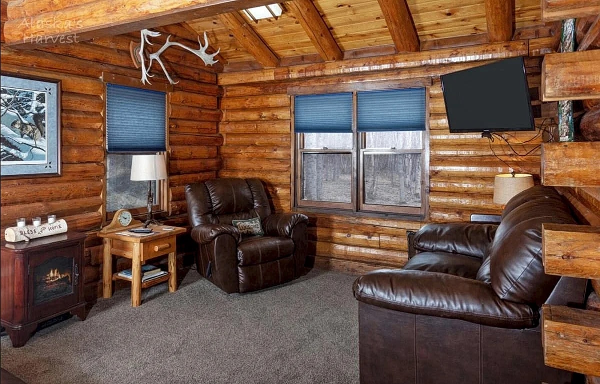 Luxury Log Cabin with An Awesome View in Palmer, Alaska, United States — photo 2
