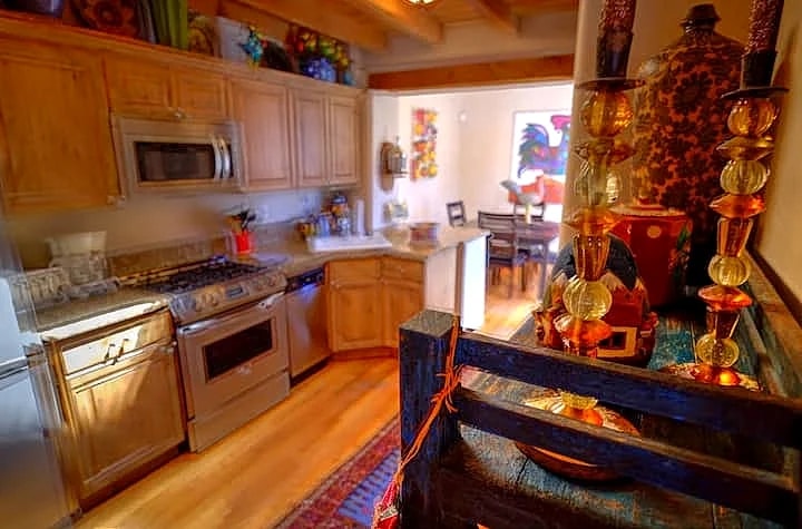 Sherrie's Place, Casas de Guadalupe, Elegant Home in Santa Fe, New Mexico, United States — photo 2