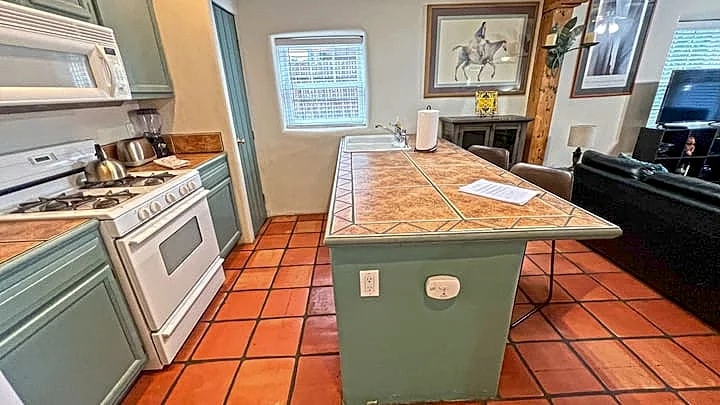 Casita A- Casas de Guadalupe - Home away from Home in Santa Fe, New Mexico, United States — photo 3